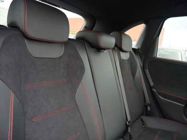 MERCEDES-BENZ B Class Photo 40