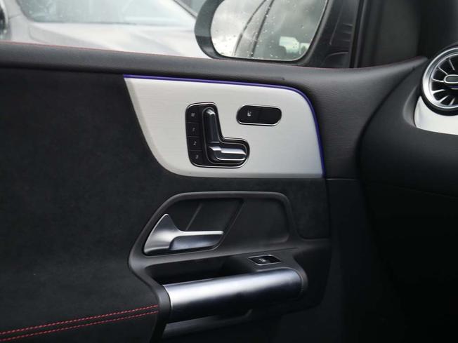 MERCEDES-BENZ B Class Photo 45