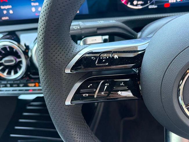 MERCEDES-BENZ CLA Class Photo 24