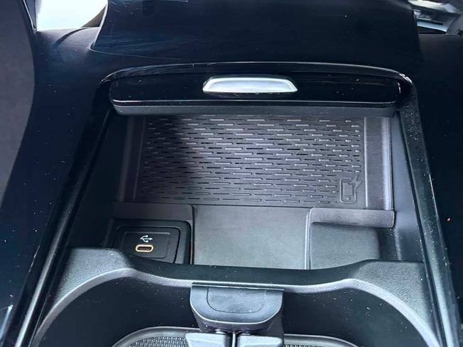 MERCEDES-BENZ CLA Class Photo 38