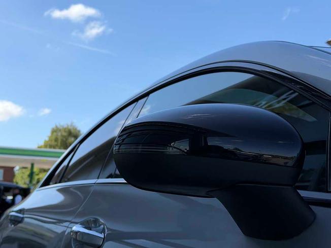 MERCEDES-BENZ CLA Class Photo 14