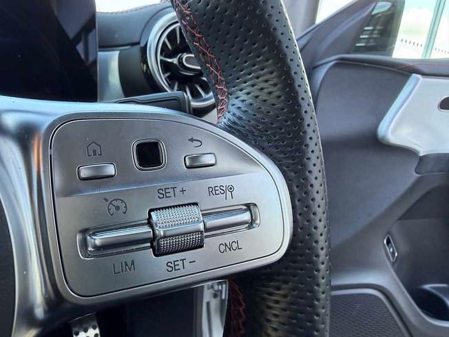 MERCEDES-BENZ CLA Class Photo 26