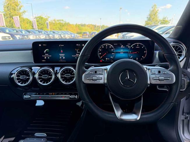 MERCEDES-BENZ CLA Class Photo 37