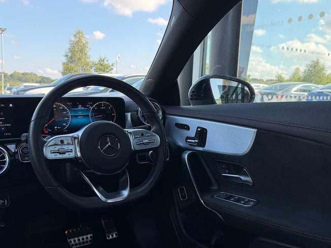 MERCEDES-BENZ CLA Class Photo 40