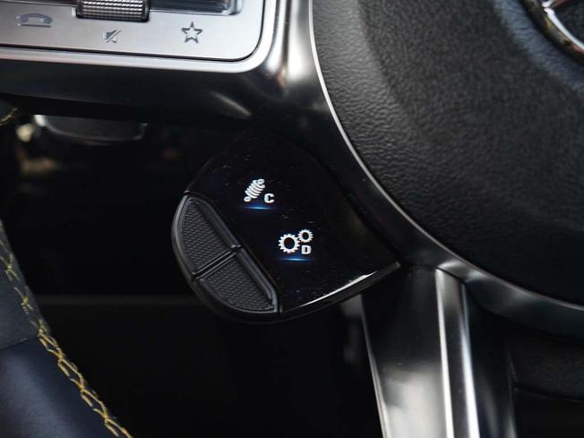 MERCEDES-BENZ Cla Class Photo 18