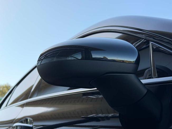 MERCEDES-BENZ CLA Class Photo 14