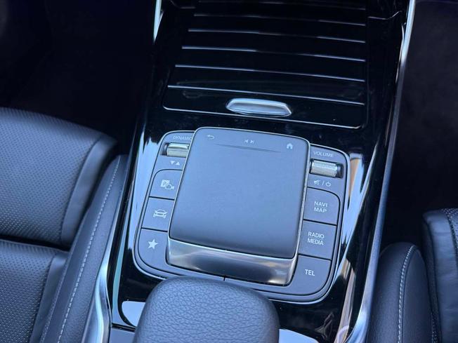 MERCEDES-BENZ CLA Class Photo 31