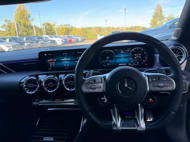 MERCEDES-BENZ CLA Class Photo 4