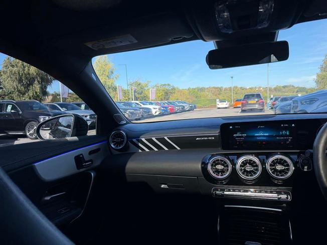 MERCEDES-BENZ CLA Class Photo 45