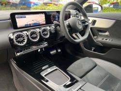 MERCEDES-BENZ Cla Class Photo 3