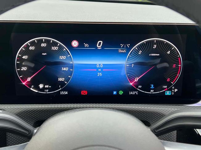 MERCEDES-BENZ Cla Class Photo 4