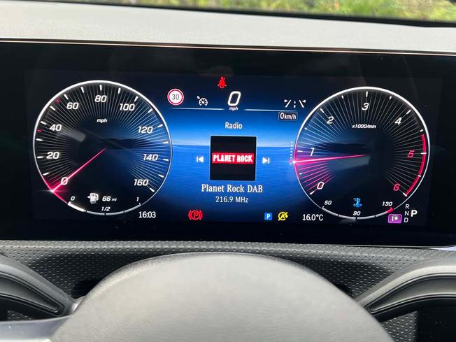 MERCEDES-BENZ Cla Class Photo 46