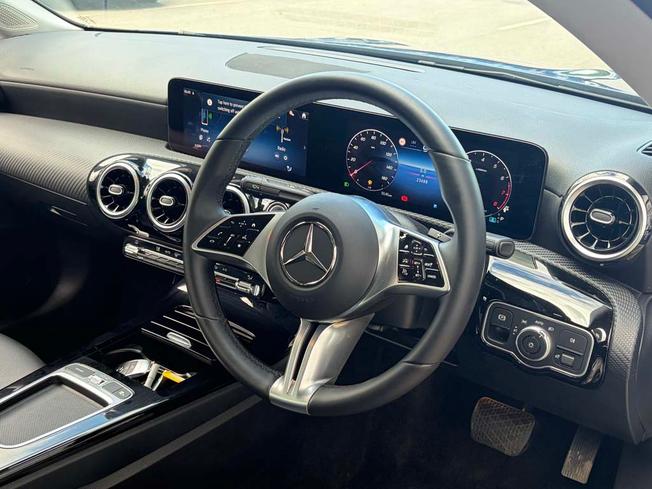 MERCEDES-BENZ CLA Class Photo 18