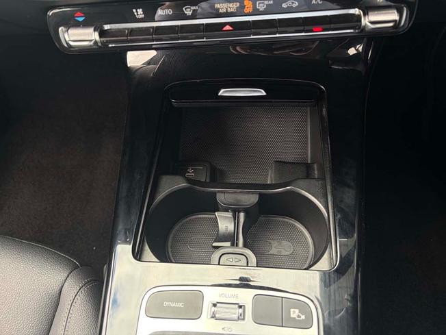 MERCEDES-BENZ CLA Class Photo 34