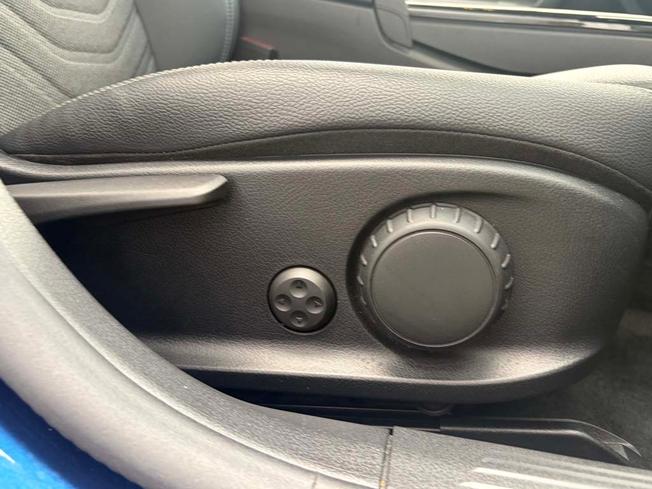 MERCEDES-BENZ CLA Class Photo 39