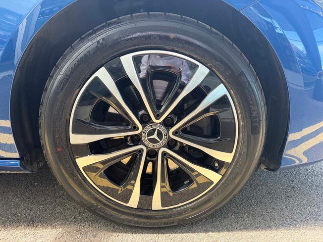 MERCEDES-BENZ CLA Class Photo 6