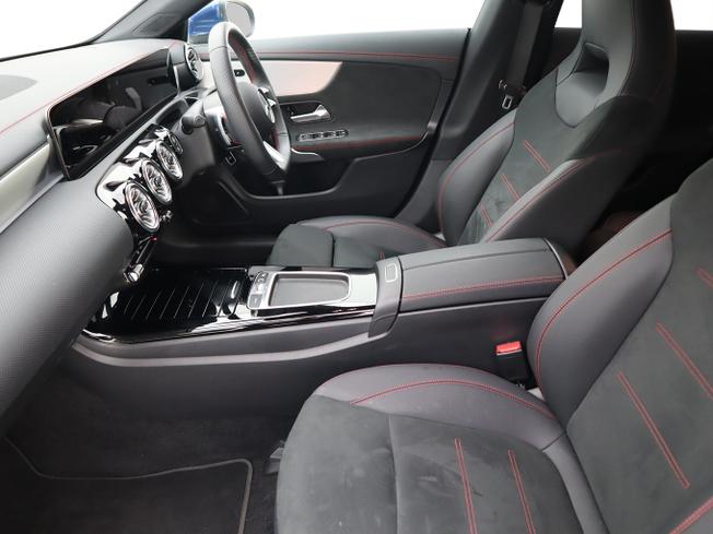 MERCEDES-BENZ CLA Class Photo 19