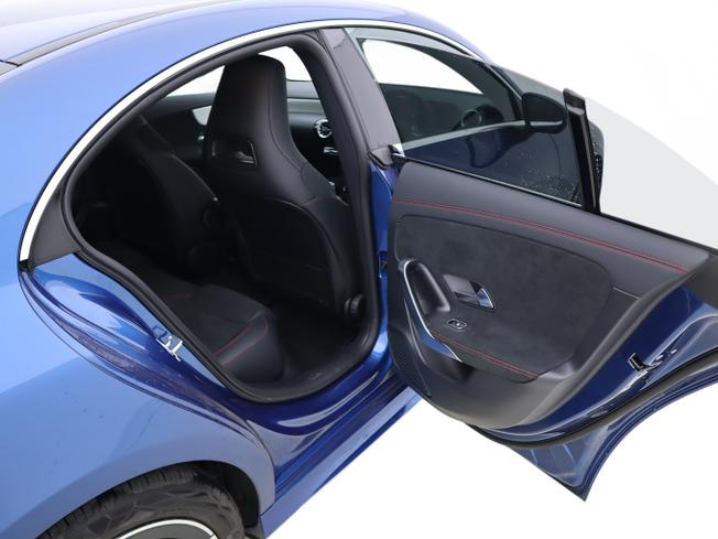 MERCEDES-BENZ CLA Class Photo 24