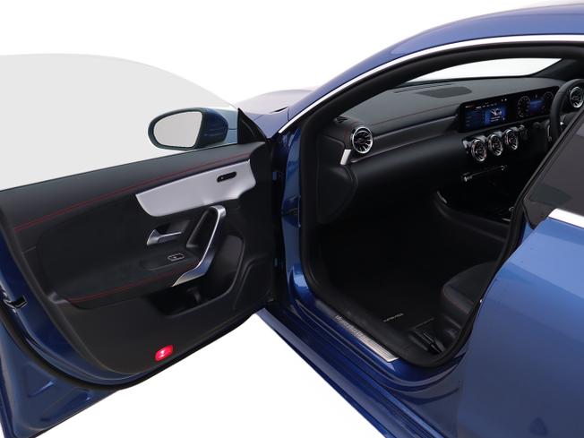MERCEDES-BENZ CLA Class Photo 39
