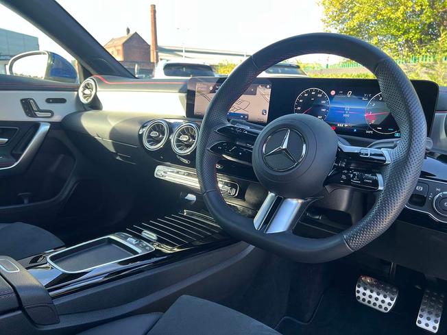 MERCEDES-BENZ CLA Class Photo 12