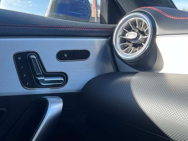 MERCEDES-BENZ CLA Class Photo 40