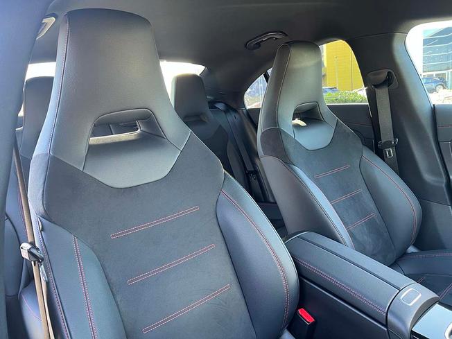 MERCEDES-BENZ CLA Class Photo 7