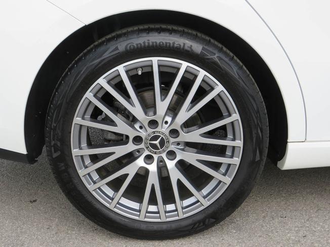 MERCEDES-BENZ CLA Class Photo 12