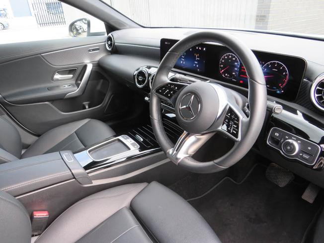 MERCEDES-BENZ CLA Class Photo 15