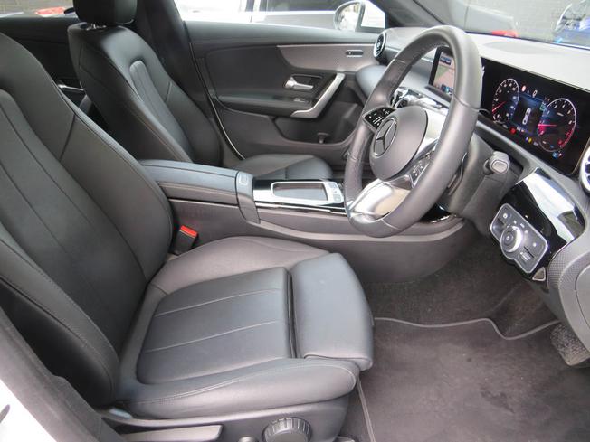 MERCEDES-BENZ CLA Class Photo 24