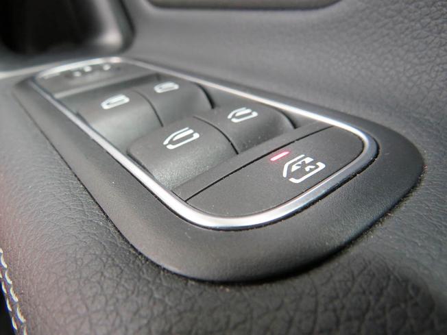 MERCEDES-BENZ CLA Class Photo 25