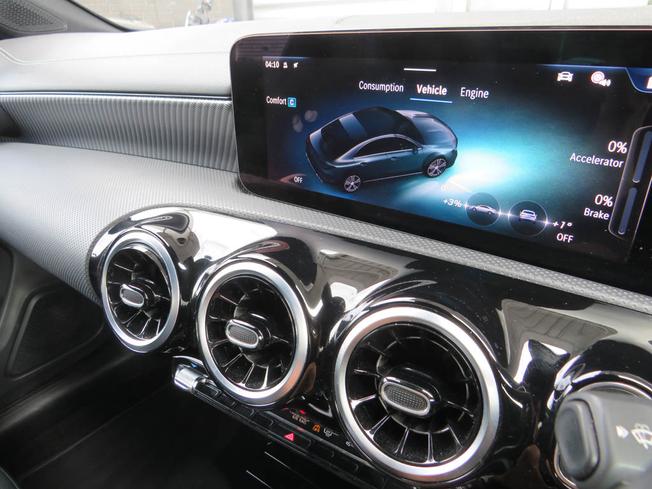 MERCEDES-BENZ CLA Class Photo 37