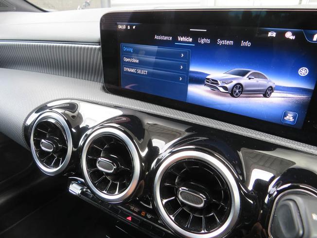 MERCEDES-BENZ CLA Class Photo 40