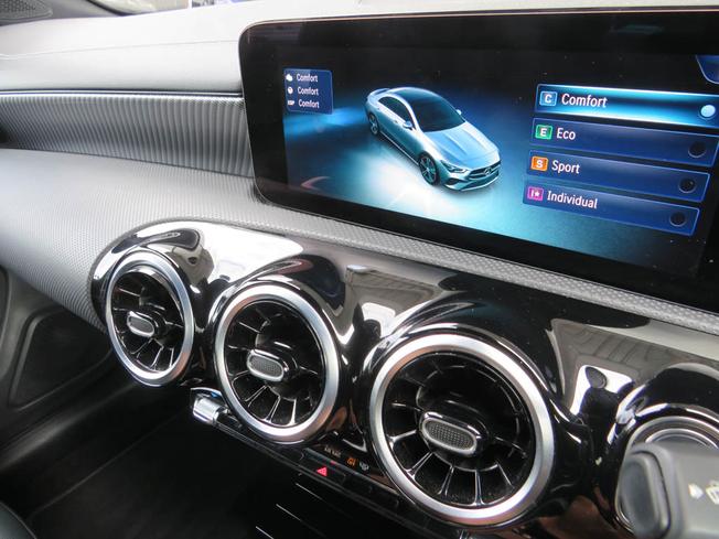 MERCEDES-BENZ CLA Class Photo 42