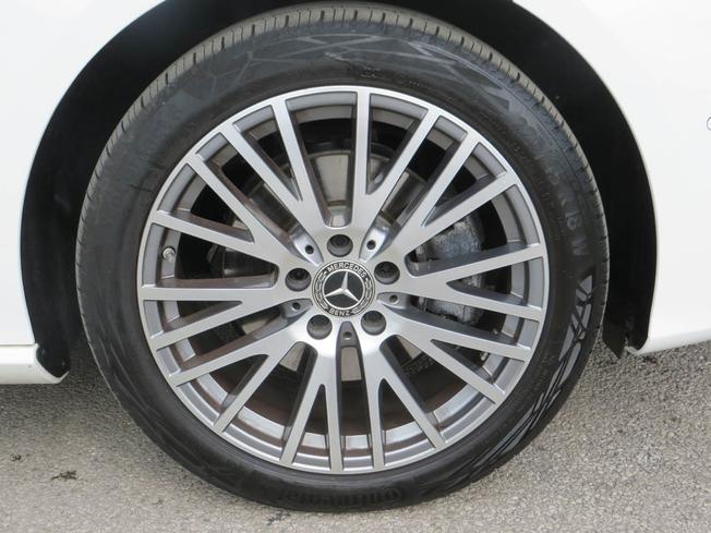 MERCEDES-BENZ CLA Class Photo 6