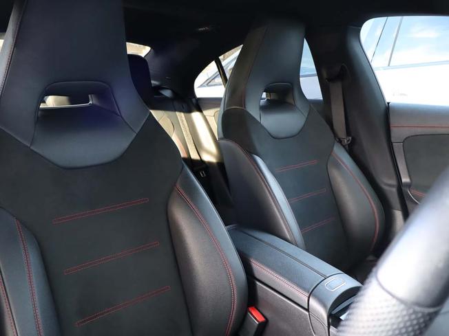 MERCEDES-BENZ CLA Class Photo 15