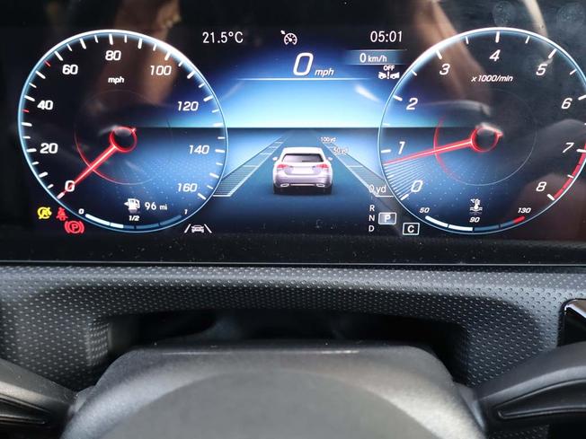 MERCEDES-BENZ CLA Class Photo 29