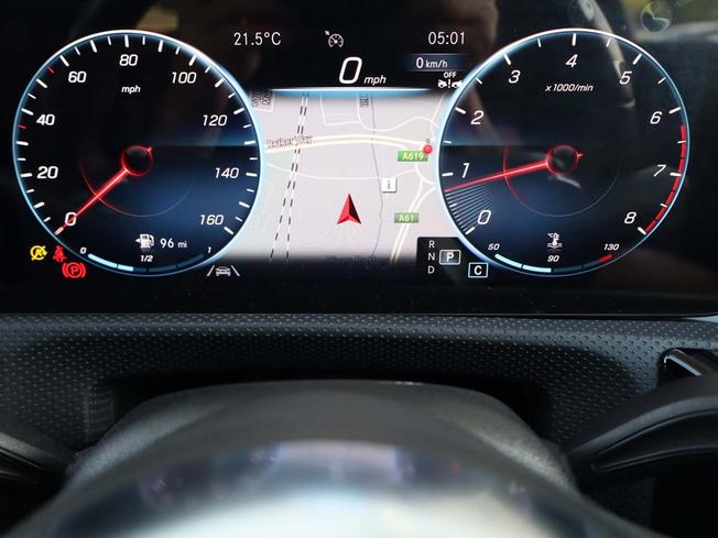 MERCEDES-BENZ CLA Class Photo 30