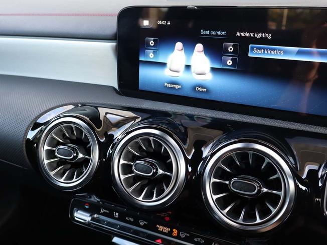 MERCEDES-BENZ CLA Class Photo 36