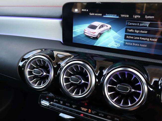 MERCEDES-BENZ CLA Class Photo 42
