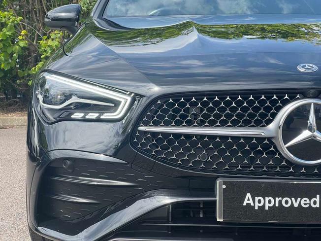 MERCEDES-BENZ CLA Class Photo 17