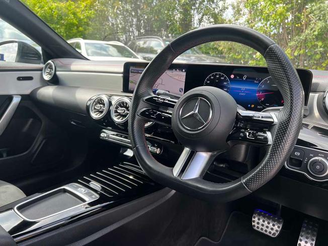MERCEDES-BENZ CLA Class Photo 20