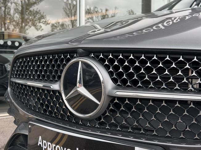 MERCEDES-BENZ CLA Class Photo 13