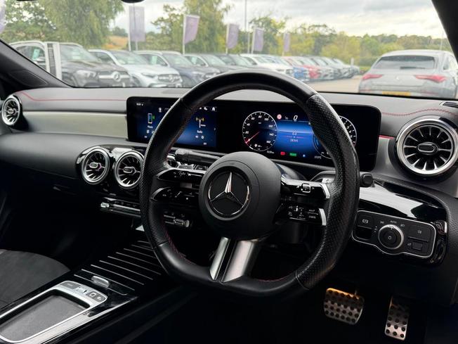 MERCEDES-BENZ CLA Class Photo 39
