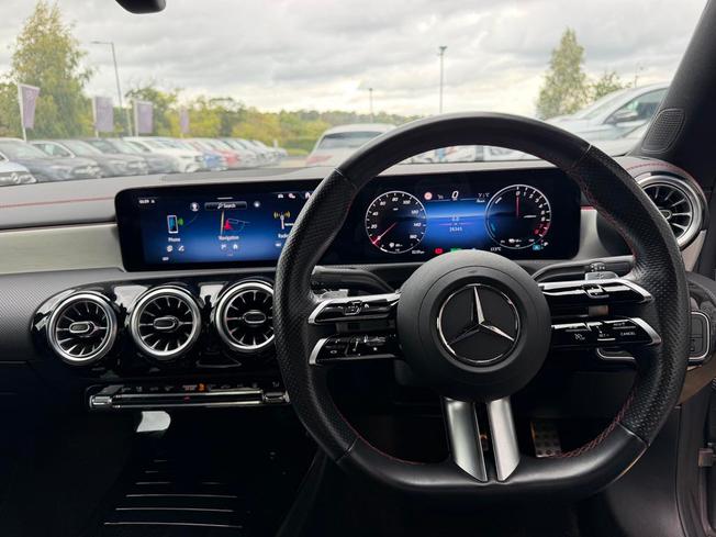 MERCEDES-BENZ CLA Class Photo 4