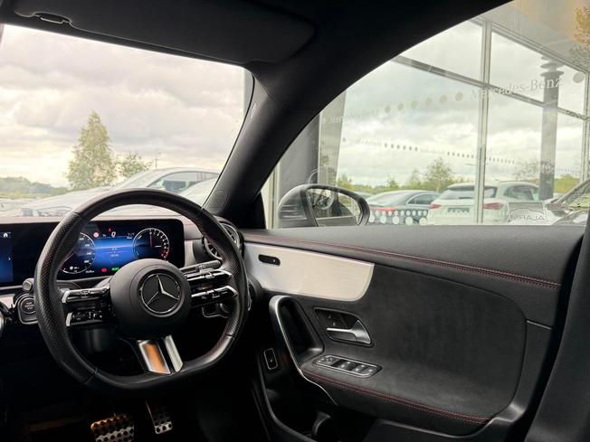 MERCEDES-BENZ CLA Class Photo 41