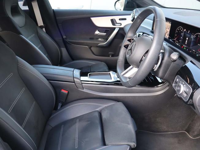 MERCEDES-BENZ CLA Class Photo 27