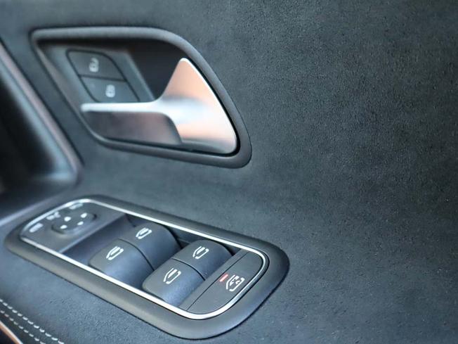MERCEDES-BENZ CLA Class Photo 29