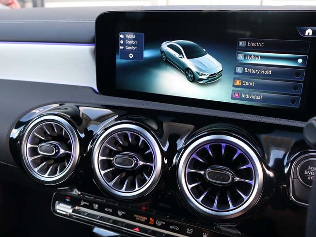 MERCEDES-BENZ CLA Class Photo 49