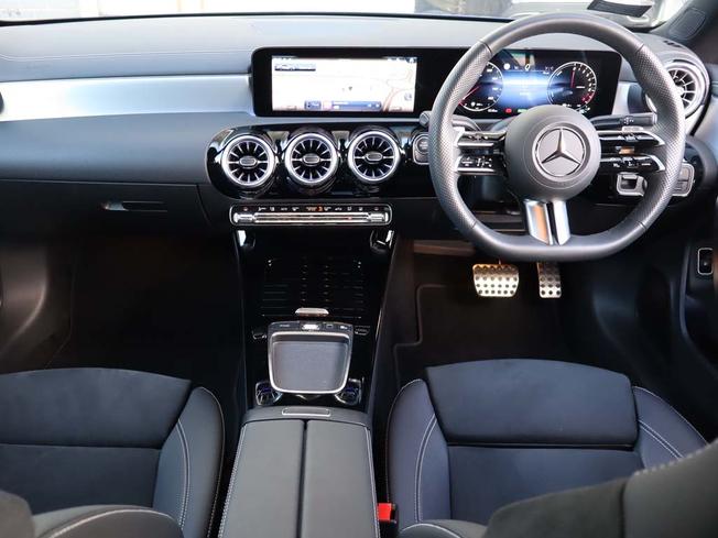 MERCEDES-BENZ CLA Class Photo 5