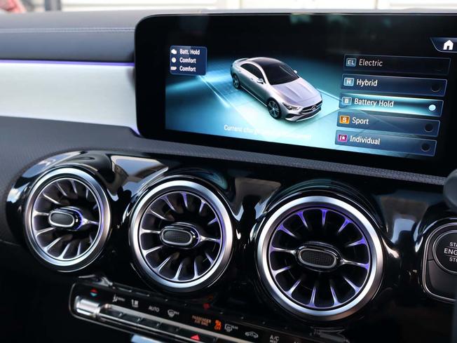 MERCEDES-BENZ CLA Class Photo 50